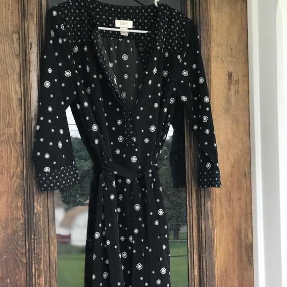 LOFT Dresses & Skirts - Loft black and white dress size small